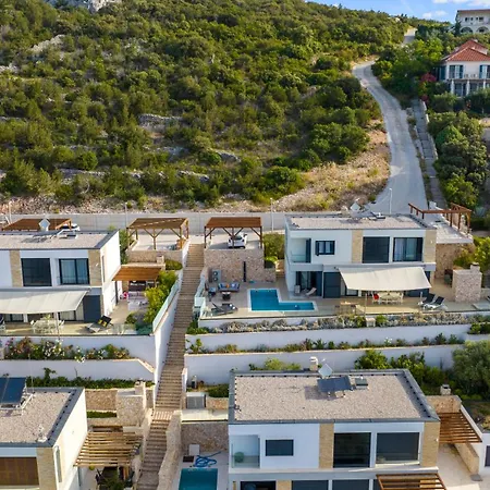 Plava Voda Luxury Vinisce