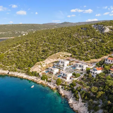 Plava Voda Luxury Villa *