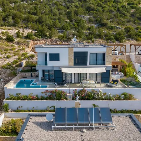 Villa Plava Voda Luxury *