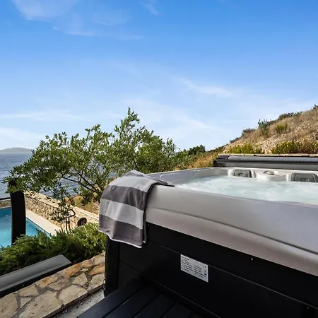 Plava Voda Luxury Vinisce