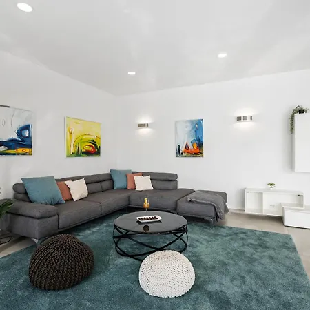 Plava Voda Luxury Villa